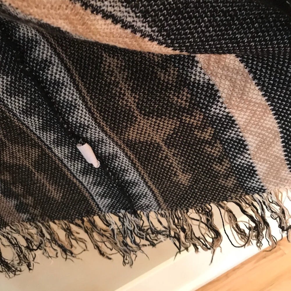 Patterned Fringe Sweater - Picture 4 of 5